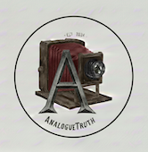 Logo analoguetruth